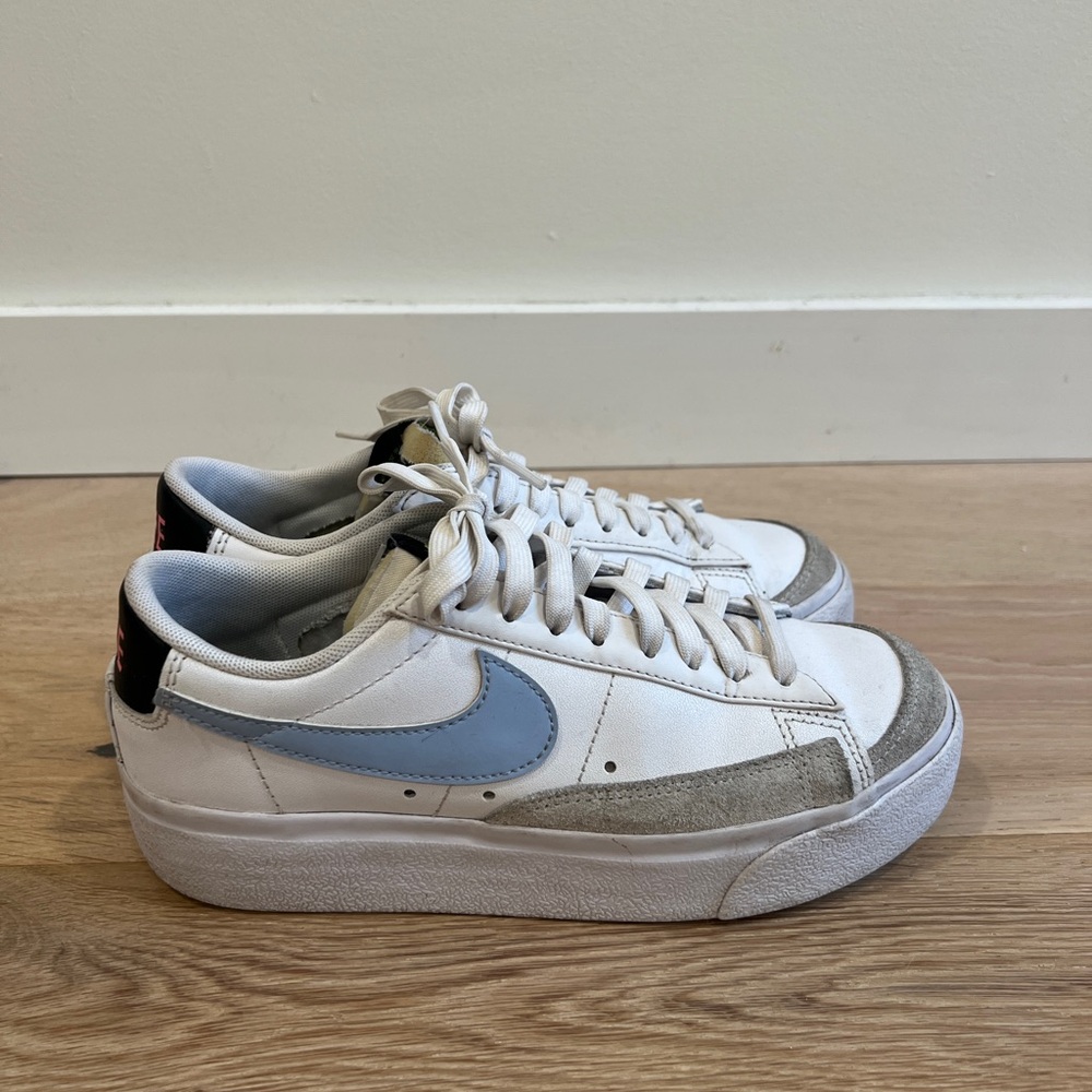 Nike Blue Low Blazers Size 6.5